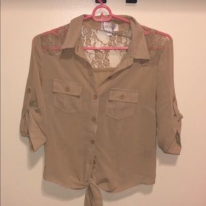 ❤️3 for $13❤️Tan lace blouse